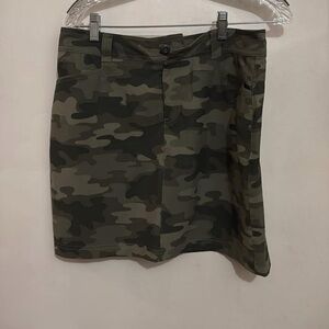 Eddie Bauer Women's Green Camo Skort
